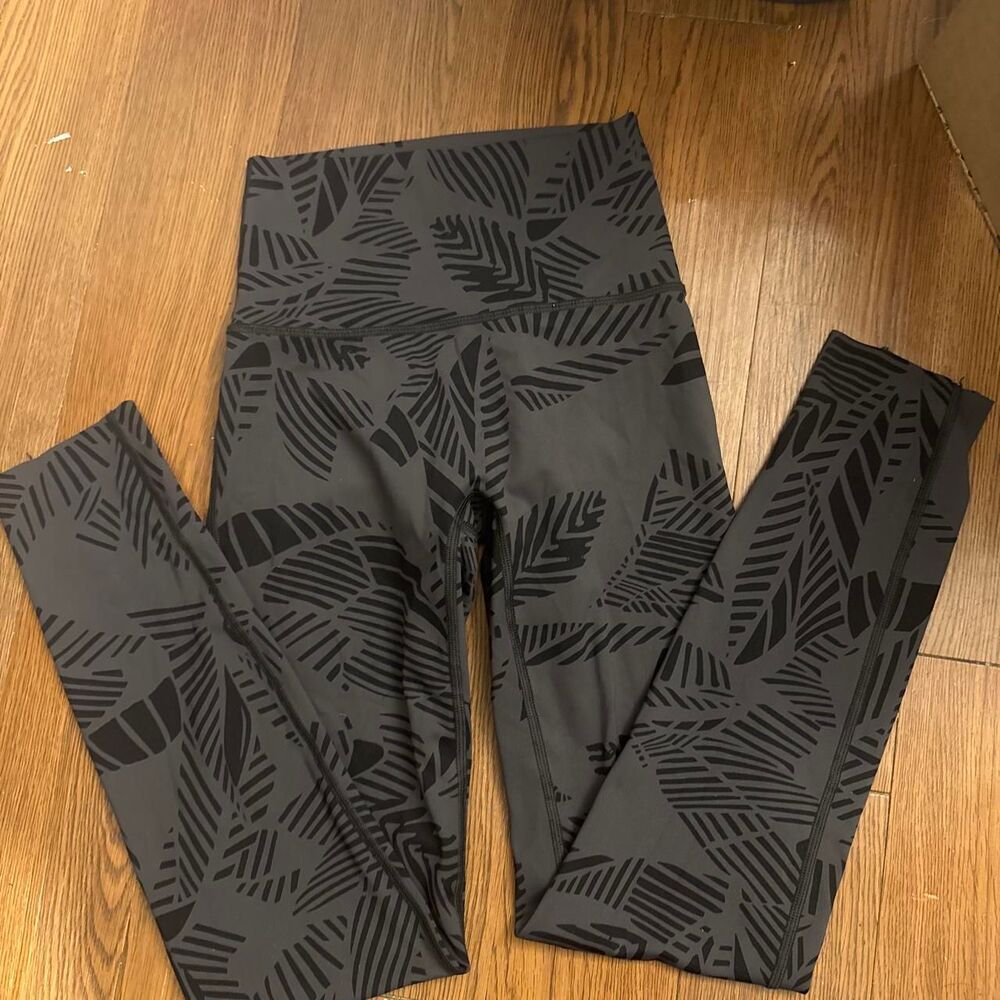 Aerie Women's Black and Grey Leggings